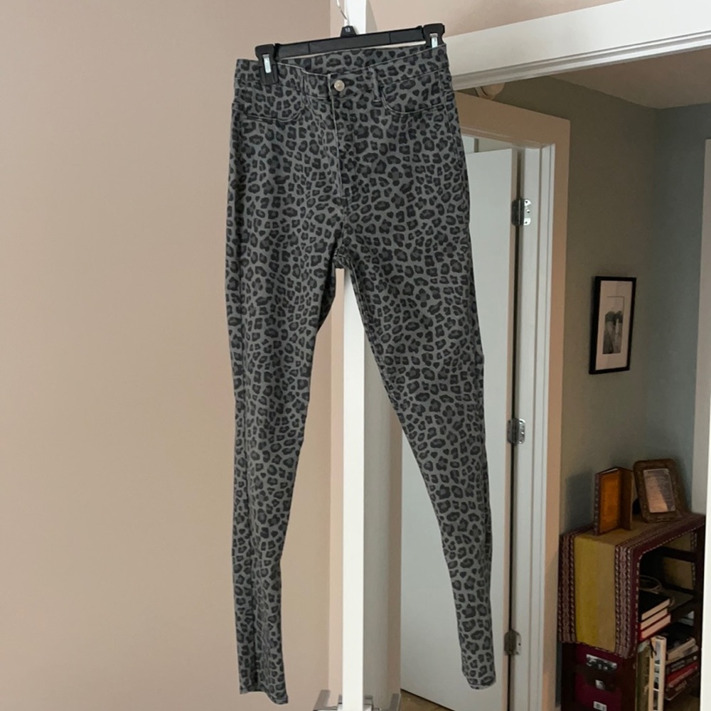 H&M high waist skinny grey leopard print jeans sz 10